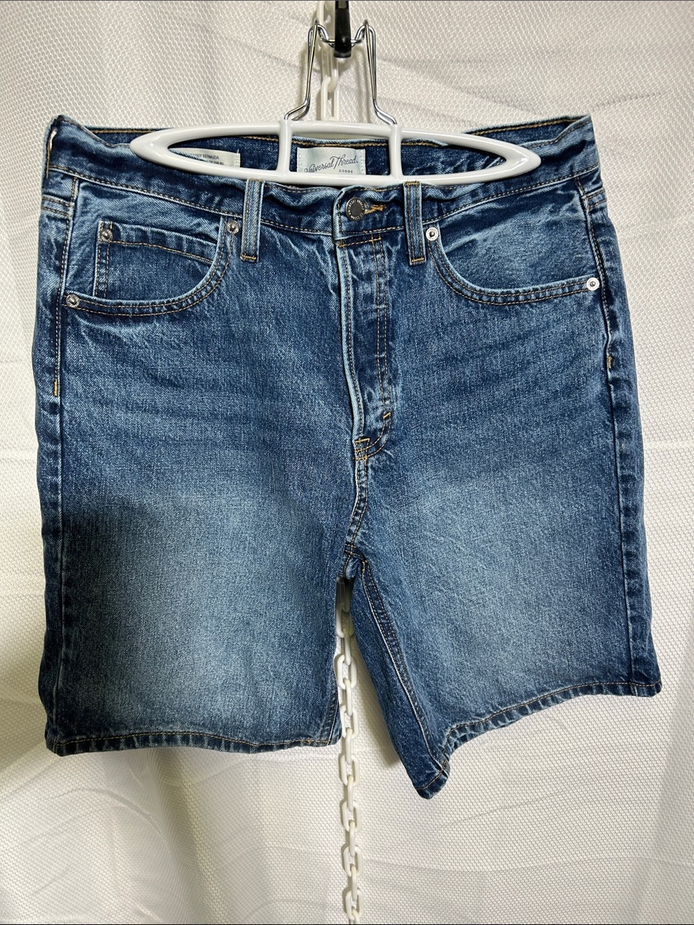 Universal Thread Womens size 8 Medium Blue Denim Jean Shorts